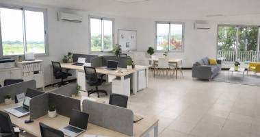 plateau de bureaux climatisé de 67 m2 - saint-benoît