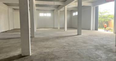 a louer un entrepôt de 750m2 à ankorondrano antananarivo ( contact lalaina )