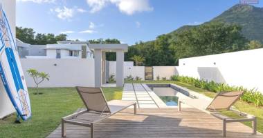 tamarin vente villa 4 chambres avec piscine accessible aux étrangers situé au cœur de la smart city de tamarin à 5 minutes de la plage.