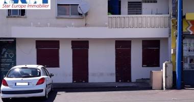 a louer : un local commercial de 49 m² à la rivière des pluies.