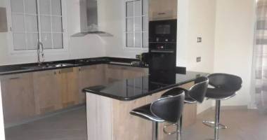 a louer 2200 € villa * 4 pièces  meublée * 97170 petit bourg *