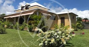 a louer 1740 € maison avec vue mer sur les hauteurs de capesterre
