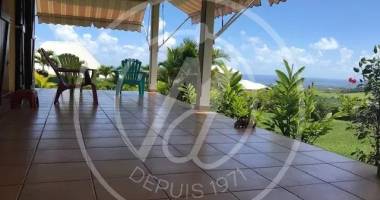 a louer 1740 € maison avec vue mer sur les hauteurs de capesterre