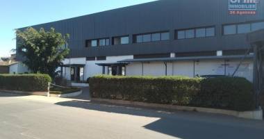 bâtiment à étage de 4.769 m2 en bord de route principale à usage commercial ou industriel à antsirabe
