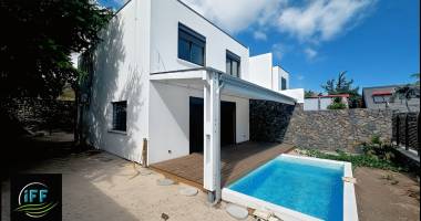 villa f4 neuve avec piscine