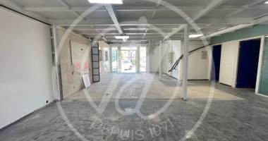 À vendre 532 000€ – local commercial + bureaux – 283 m² – jarry