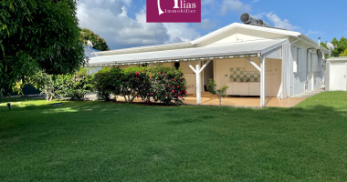 location villa f5 avec entretien piscine et jardin  inclus