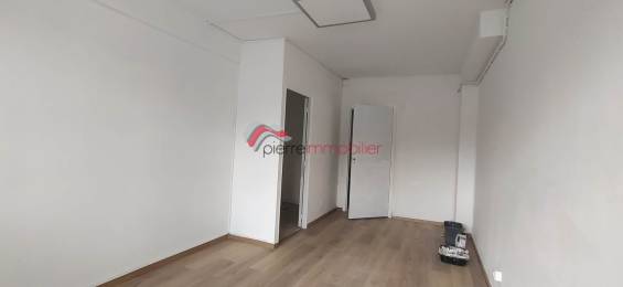 Location  Local Commercial Saint-Pierre (97410) - REUNION