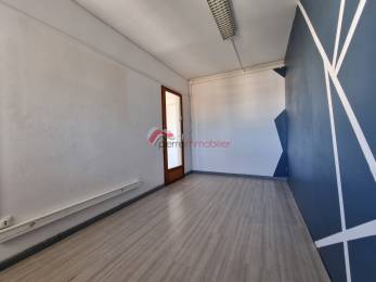 Location  Local Commercial Saint-Pierre (97410) - REUNION