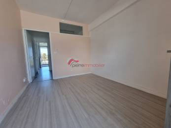 Location  Local Commercial Saint-Pierre (97410) - REUNION