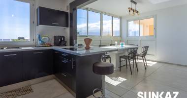 a louer saint pierre - appt f3/4 meublé de 86 m²  - loyer 1 475   cc - disponible le 15 avril 2026