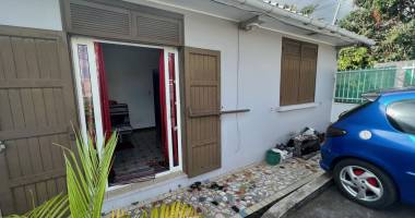 saint pierre 97410 - ensemble immobilier de 2 logements - secteur calme
