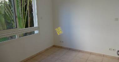 a louer f2 idealement situe a montgaillard