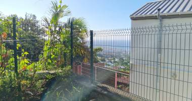 À louer   t2 de 42,60 m2 en rez-de-jardin   bois de nèfles / hauteurs de sainte-clotilde.