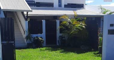 une belle résidence privée comprenant 3 appartements