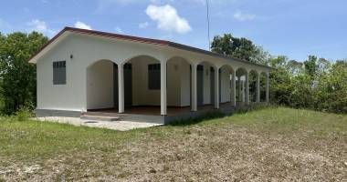 À louer villa f4 sur un terrain de 2 406 m2 au gosier