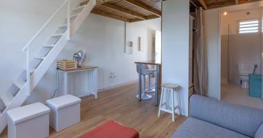 a louer studio meublé avec mezzanine - bois d'olives - loyer 590 - disponible le 10/04/2026