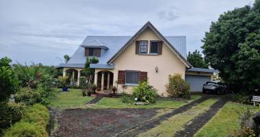 villa avec piscine a vendre st-benoit ile de la reuinon