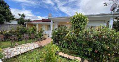 a vendre fabien teka immo a la joie de vous proposer une charmante maison de 112m² situÉe a st benoit