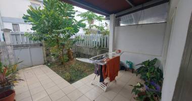 a vendre à saint-andré centre maison f3 duplex de 60m2  avec cour privative 