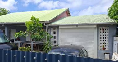 charmante maison f4 avec garage et terrasse à quartier français, sainte-suzanne
