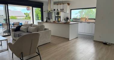 belle villa f5  meublée avec piscine