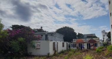 terrain plat - 615 m²