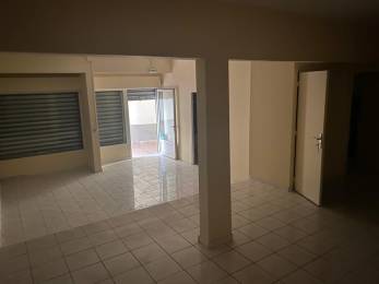 Location  Local Commercial Saint-Pierre (97410) - REUNION