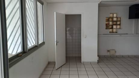 Location  Local Commercial Saint-Pierre (97410) - REUNION