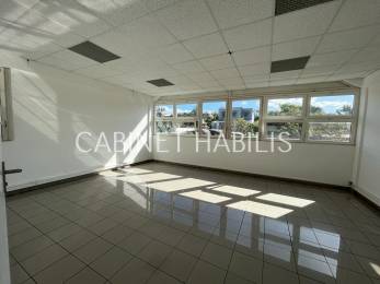 Location  Local Commercial Saint-Pierre (97410) - REUNION