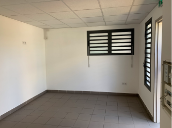 Location  Local Commercial Saint-Pierre (97410) - REUNION