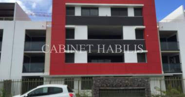 a louer - appartement f2 d'environ 64,10 m2 - saint-pierre   loyer 663.85 € + charges 50 €