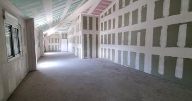 a louer local de 170m² a etage zac canabady st pierre
