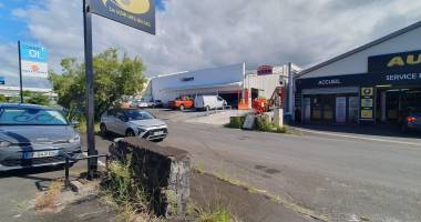a louer entrepot de  646m² zone de la cocoteraie saint andre