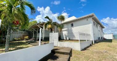 a vendre - 2 maisons mitoyennes de 4 pièces avec jardin privatif, à deux pas des plages du gosier