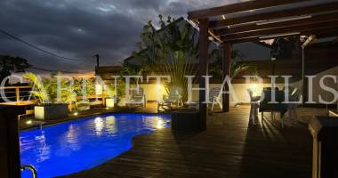 a louer - villa meublÉe de type 6 d'environ 126.08m2 avec piscine - saint-joseph - 1 878.00 €