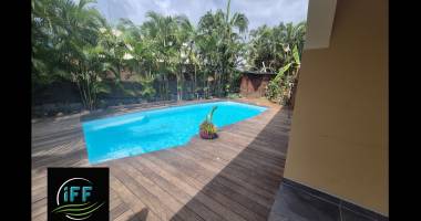 maison familiale avec piscine à la possession