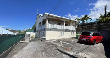 ensemble immobilier à petite-Île   opportunité rare