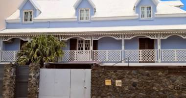 arrêtez de choisir : achetez une maison et un investissement.familial et revenu garanti.