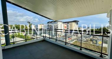 À louer - local commercial d'environ 298.15 m2 - saint-pierre - 10 736 € ttc