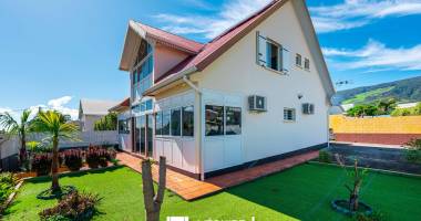 villa 6 pièces, 5 chambres  à sainte clotilde proche de la technopole