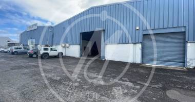 a louer local commercial de 756m2 à jarry