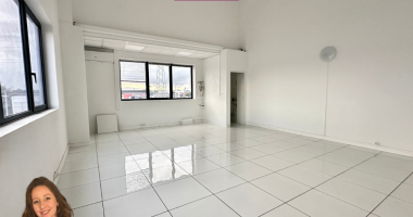 location bureaux lumineux et calme 46 m2 1er étage avec ascenseur à jarry