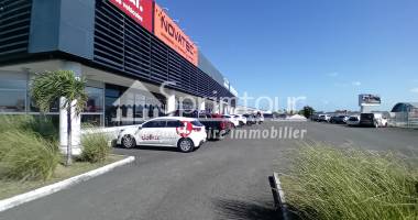 local professionnel (142m2)  97122 baie-mahault