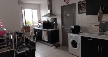 sainte clotilde--proximité clinique,pharmacie,université,rectorat,région,lycées,écoles....