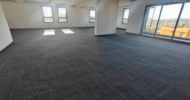 local professionnel de 660m2 open space à analamahitsy ( non disponible )