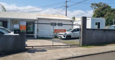 a louer local de 85 m² st pierre (jolifond)