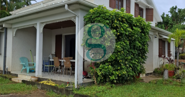 a vendre f5/6 d'env. 118m2 sur 292 m2 de terrain, bras des chevrettes, saint andré