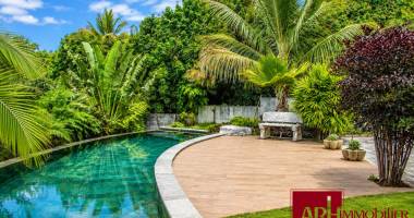 a vendre - À l'entre-deux  villa de 245 m² avec jolie vu