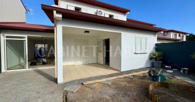 a louer - maison t4 d'environ 93,96 m2 - saint-louis - loyer 1 605,00 € + charges 40,00 €